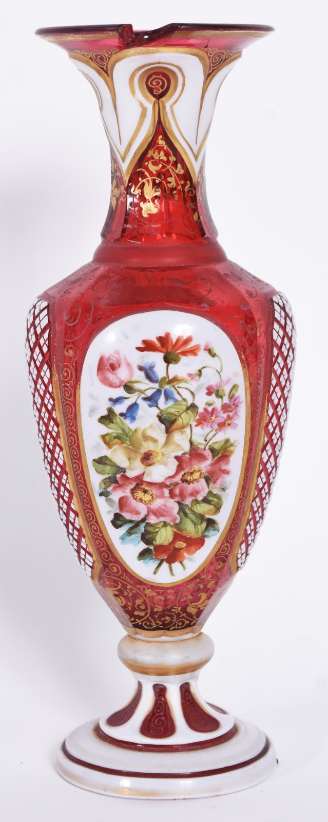 Vaso de cristal overlay rubi e branco decorado com flores em... - foto 1 de 4