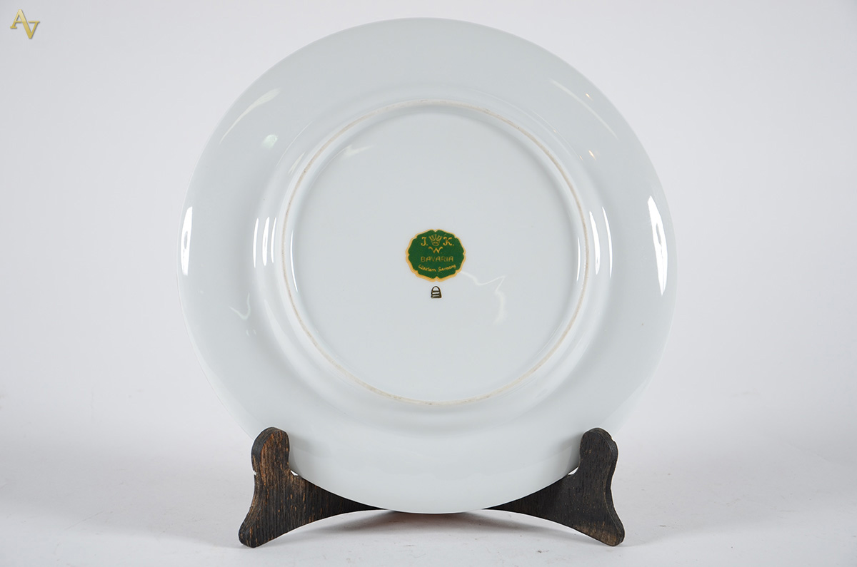 Prato de porcelana da Bavaria repres. Napoleão a cavalo em batalha... - foto 2 de 2