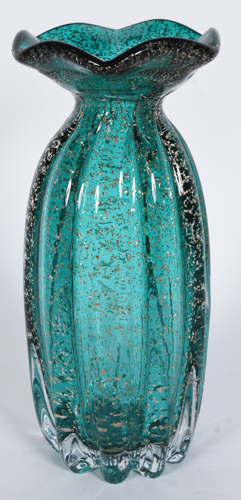 Vaso de vidro decorativo na cor verde. - foto 1 de 2