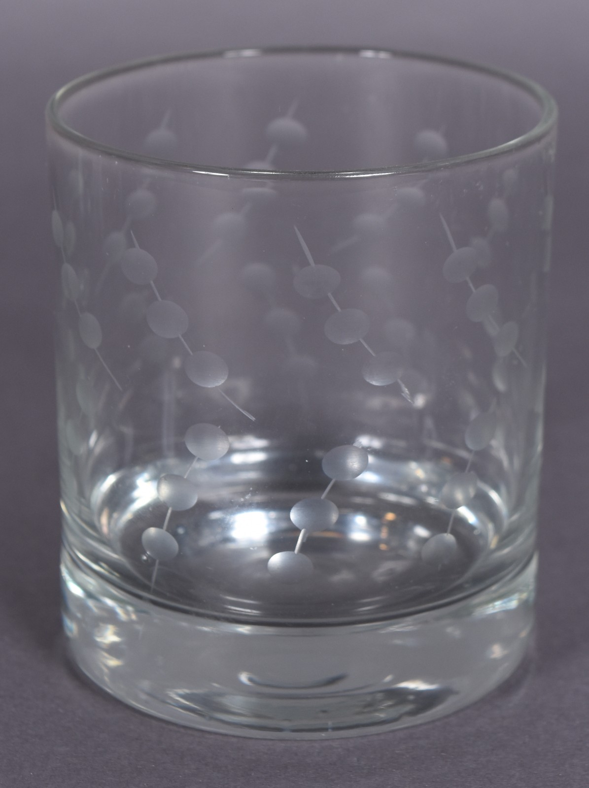 Diversas peças de cristal lapidado, sendo jarra para água, 11 copos... - foto 5 de 6