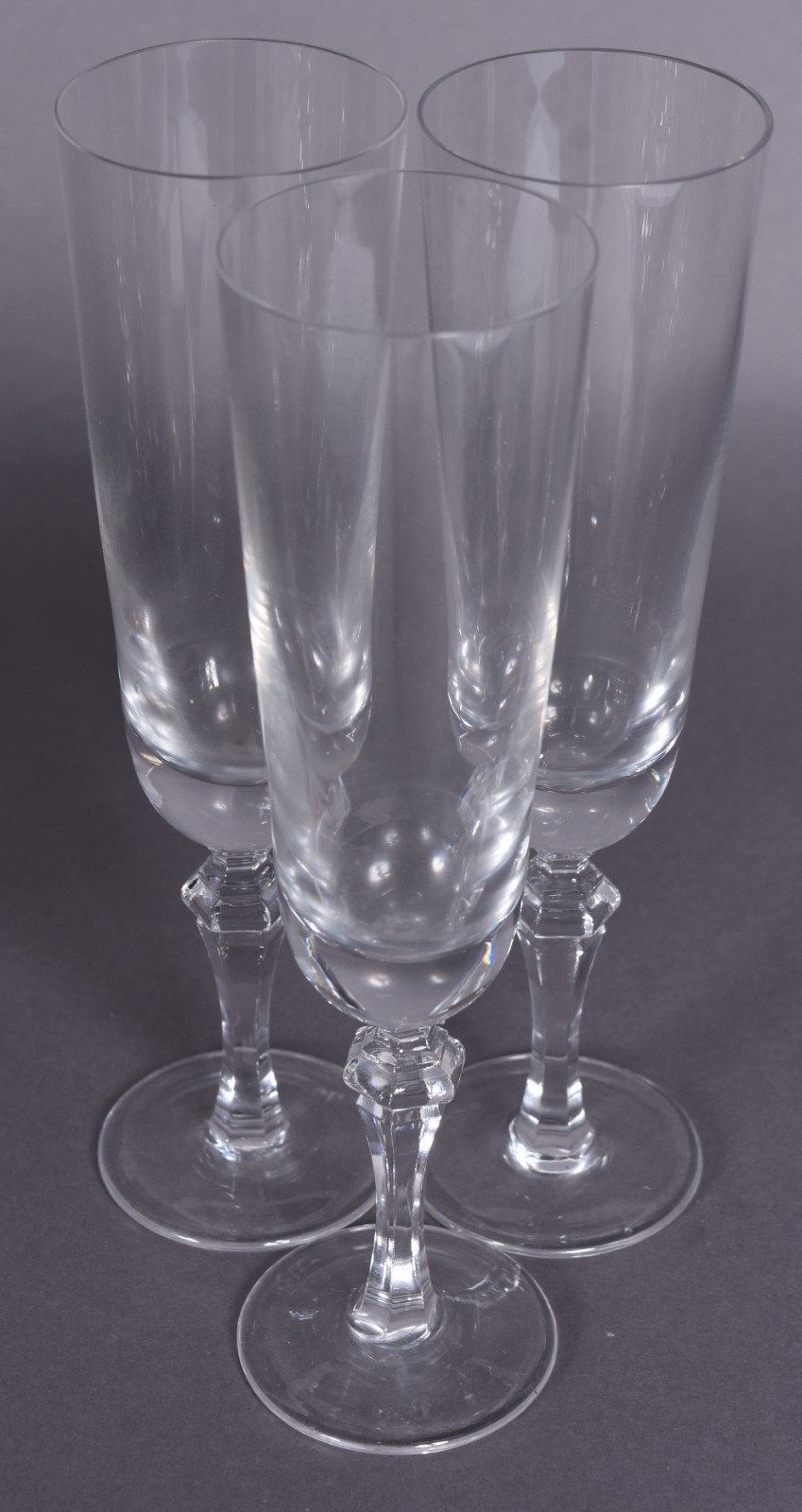 Vinte flutes de cristal sendo 5 de modelos diferentes. - foto 3 de 7