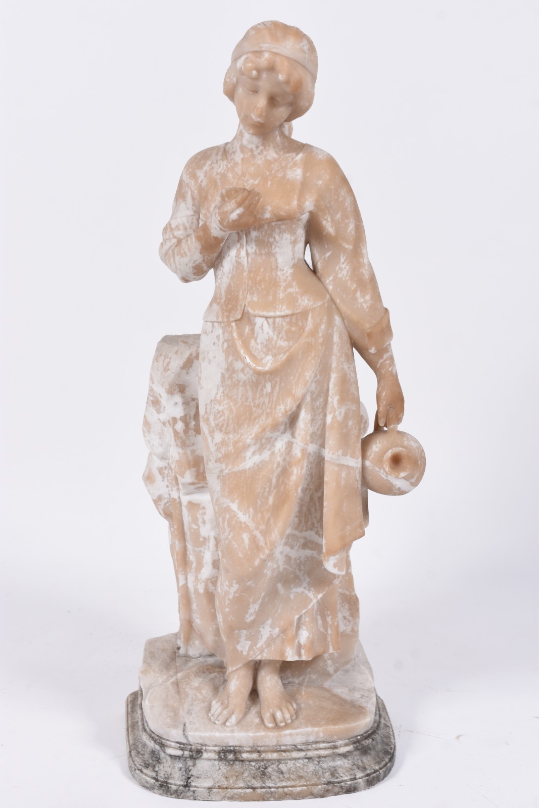 Belíssima estatueta de alabastro representando Jovem com cântaro... - foto 2 de 9