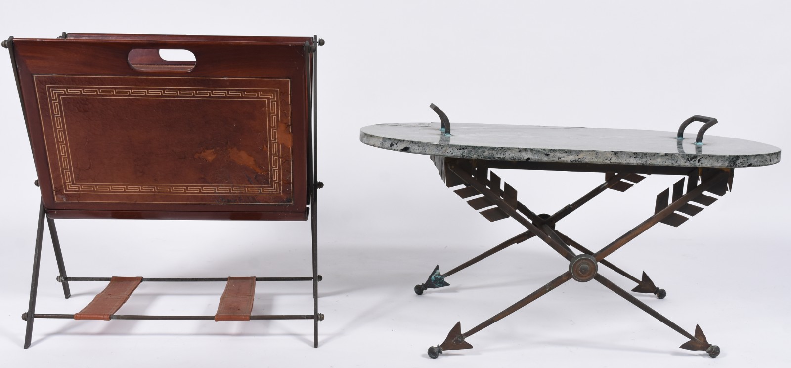 Mesa de centro com tampo de mármore, base de metal oxidado e mármore... - foto 3 de 9