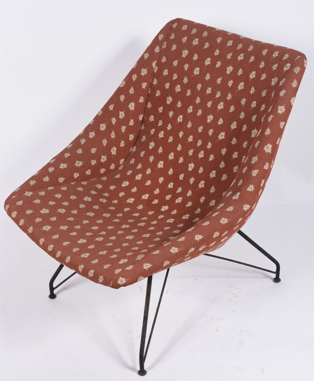 Cadeira estofada com base de metal, anos 60. - foto 1 de 5
