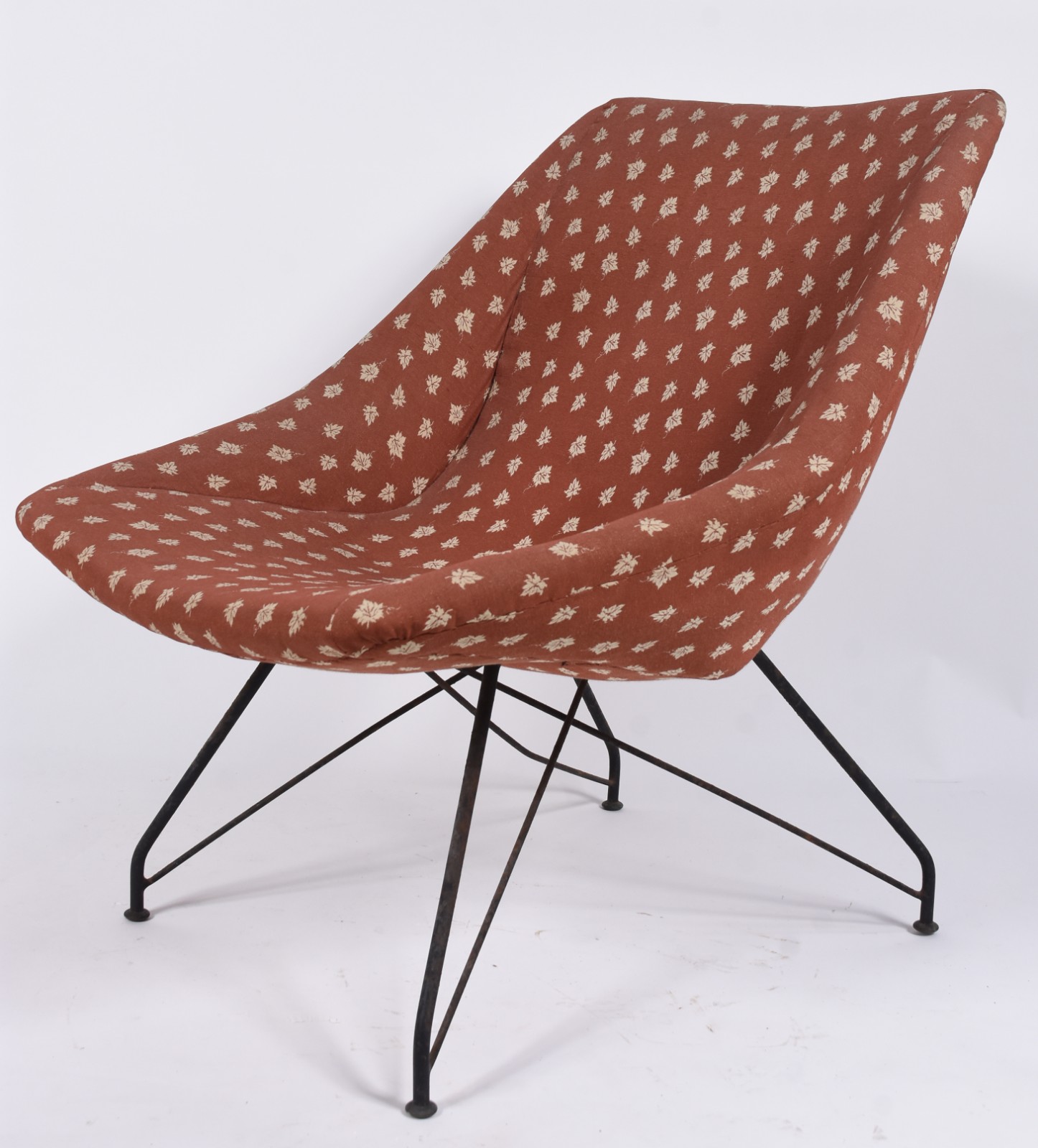 Cadeira estofada com base de metal, anos 60. - foto 2 de 5