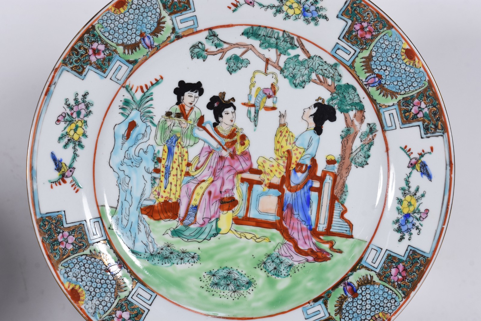 Conjunto de jantar de porcelana chinesa decorados com figuras de... - foto 5 de 6