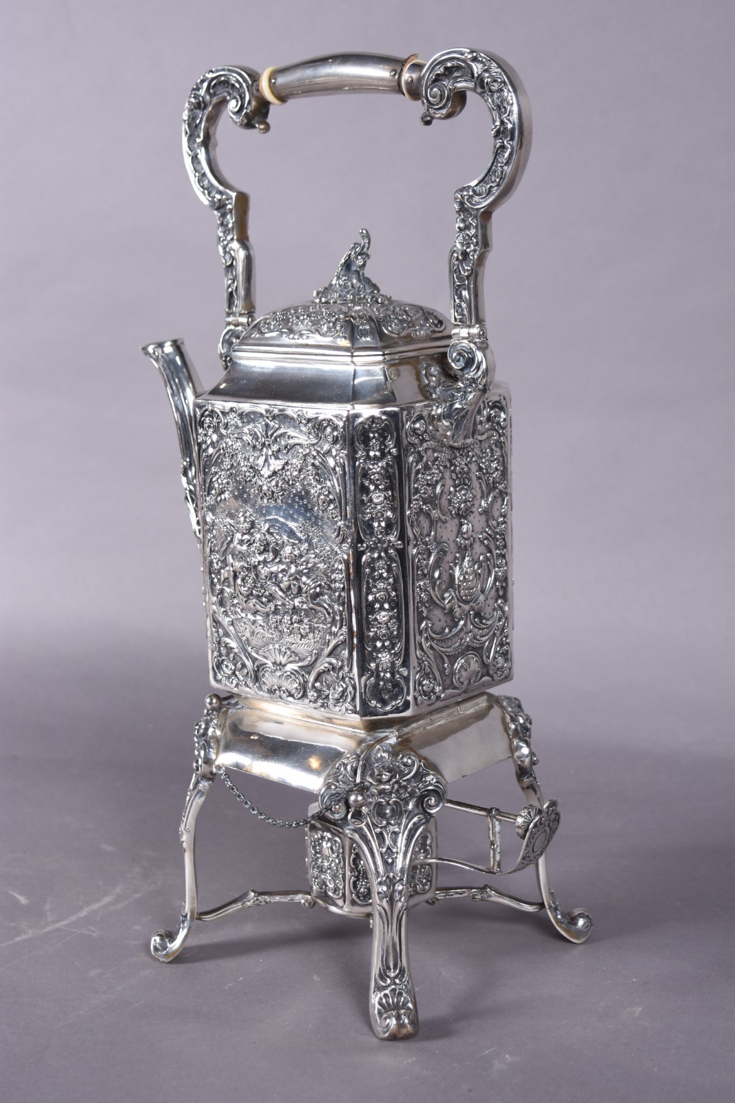 Samovar de prata alemã contraste 800 mls, ricamente trabalhado com... - foto 1 de 9