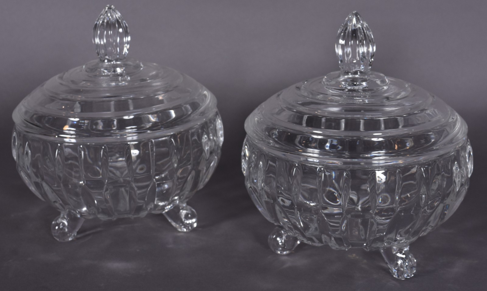 Par de compoteiras de vidro decorativo redondas. - foto 1 de 3