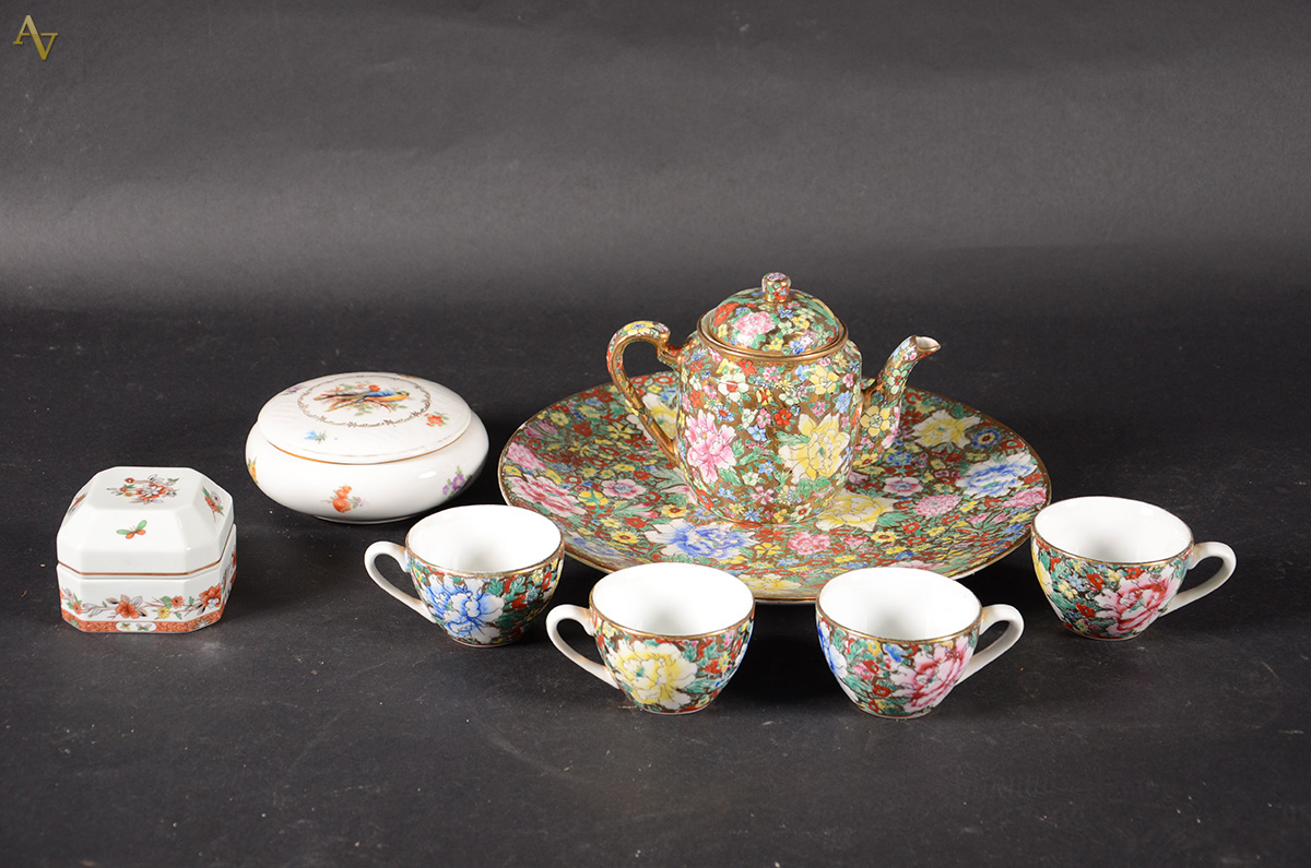 Conjunto chá de porcelana chinesa, composto de bule alt. 14 cm ( com...