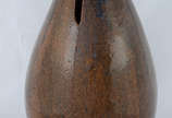 Vaso de cerâmica artística,  assinada. Alt. 42 cm. - Vaso de cerâmica artística,  assinada. Alt. 42 cm.