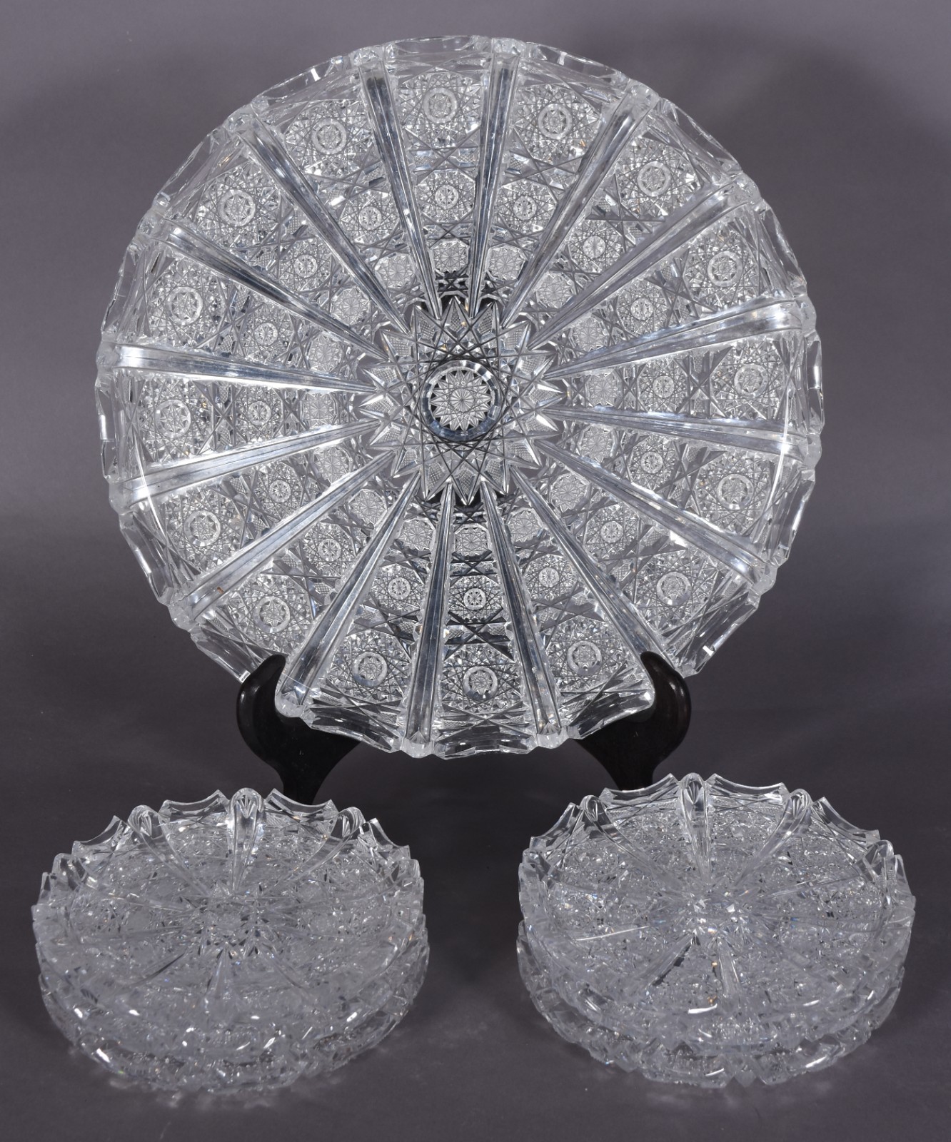 Conjunto de cristal tcheco lapidado para sobremesa composto de prato... - foto 1 de 3