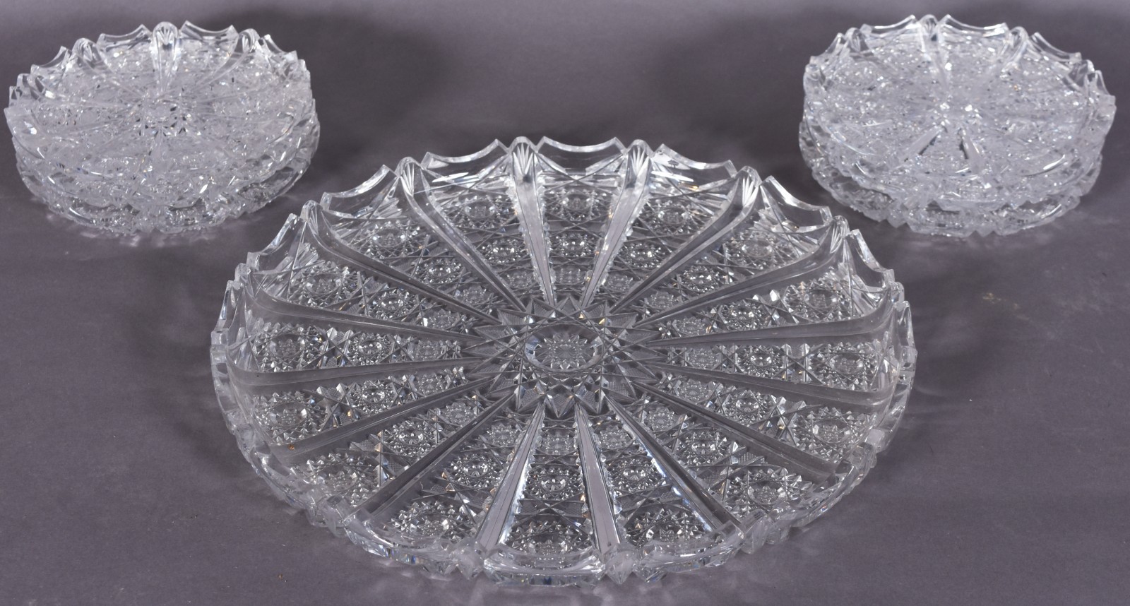 Conjunto de cristal tcheco lapidado para sobremesa composto de prato... - foto 2 de 3