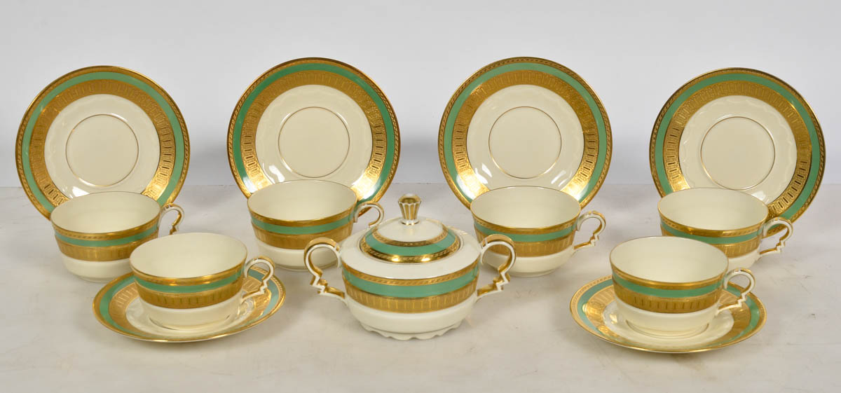 Conjunto p/ chá de porcelana Rosental, composto de 12 xícaras com...