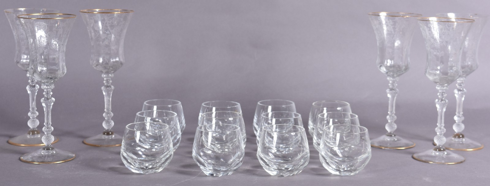 Diversas peças de cristal, sendo: Seis cálices para vinho branco de... - foto 6 de 8