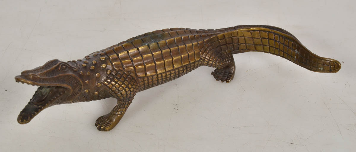Jacaré de bronze. Comp. 24 cm.