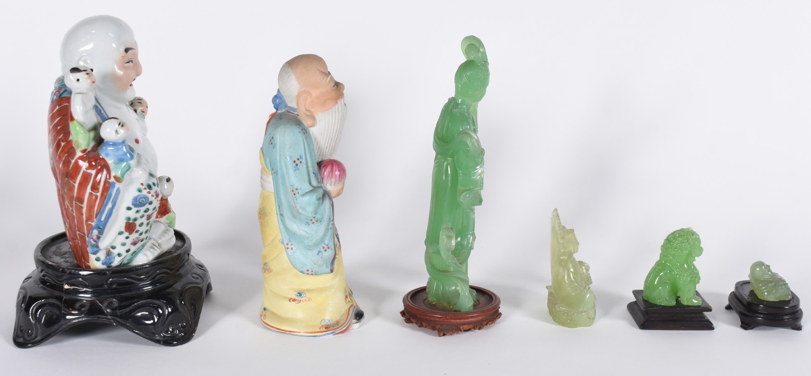 Seis peças diversas orientais; 2 figuras de porcelana policromada e 4... - foto 2 de 8