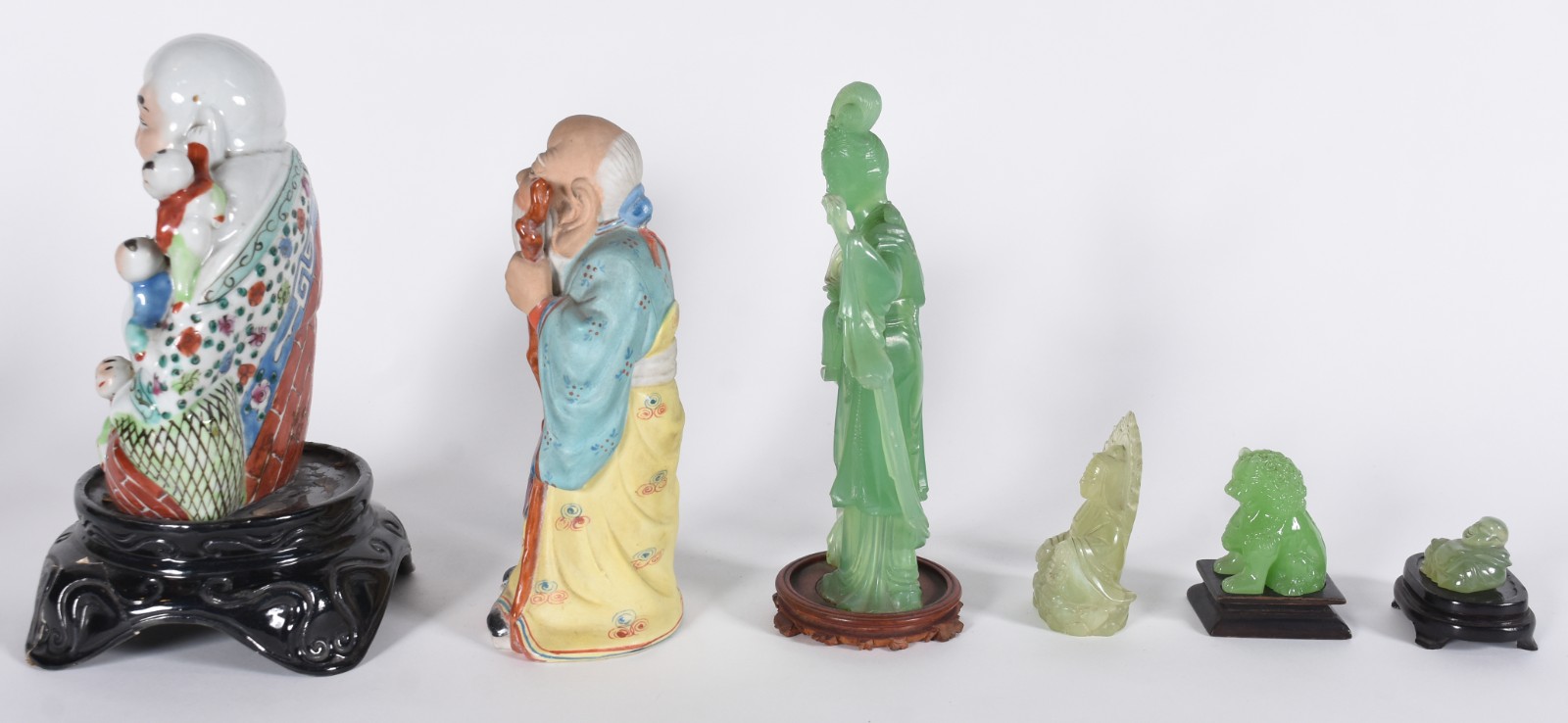 Seis peças diversas orientais; 2 figuras de porcelana policromada e 4... - foto 3 de 8