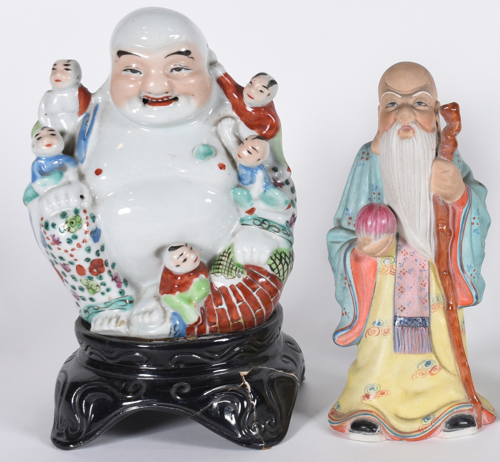 Seis peças diversas orientais; 2 figuras de porcelana policromada e 4... - foto 6 de 8