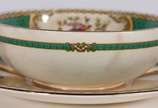 Onze taças para consomé com pires de faiança in... - Onze taças para consomé com pires de faiança inglesa "Staffordshire - Royal Myotts Crown", decorados com aves em policromia, borda verde com gui...