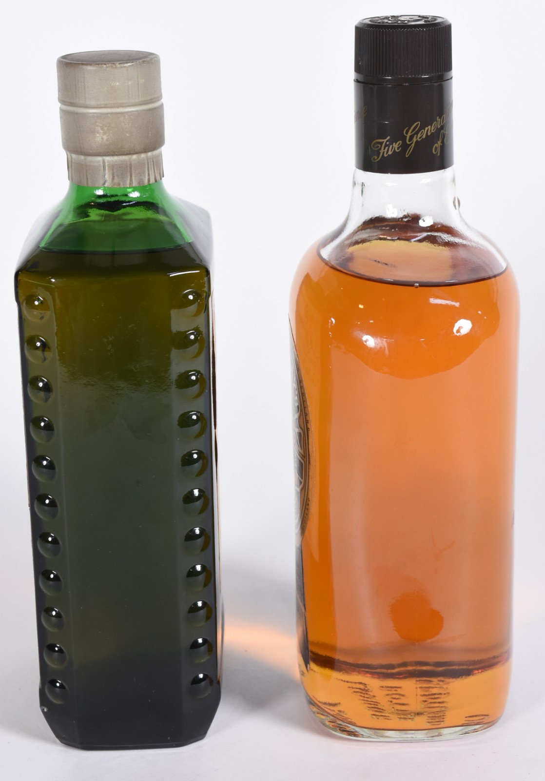 Duas garrafas para whisky, sendo Mackinlay's e Pinwinne. - foto 5 de 10