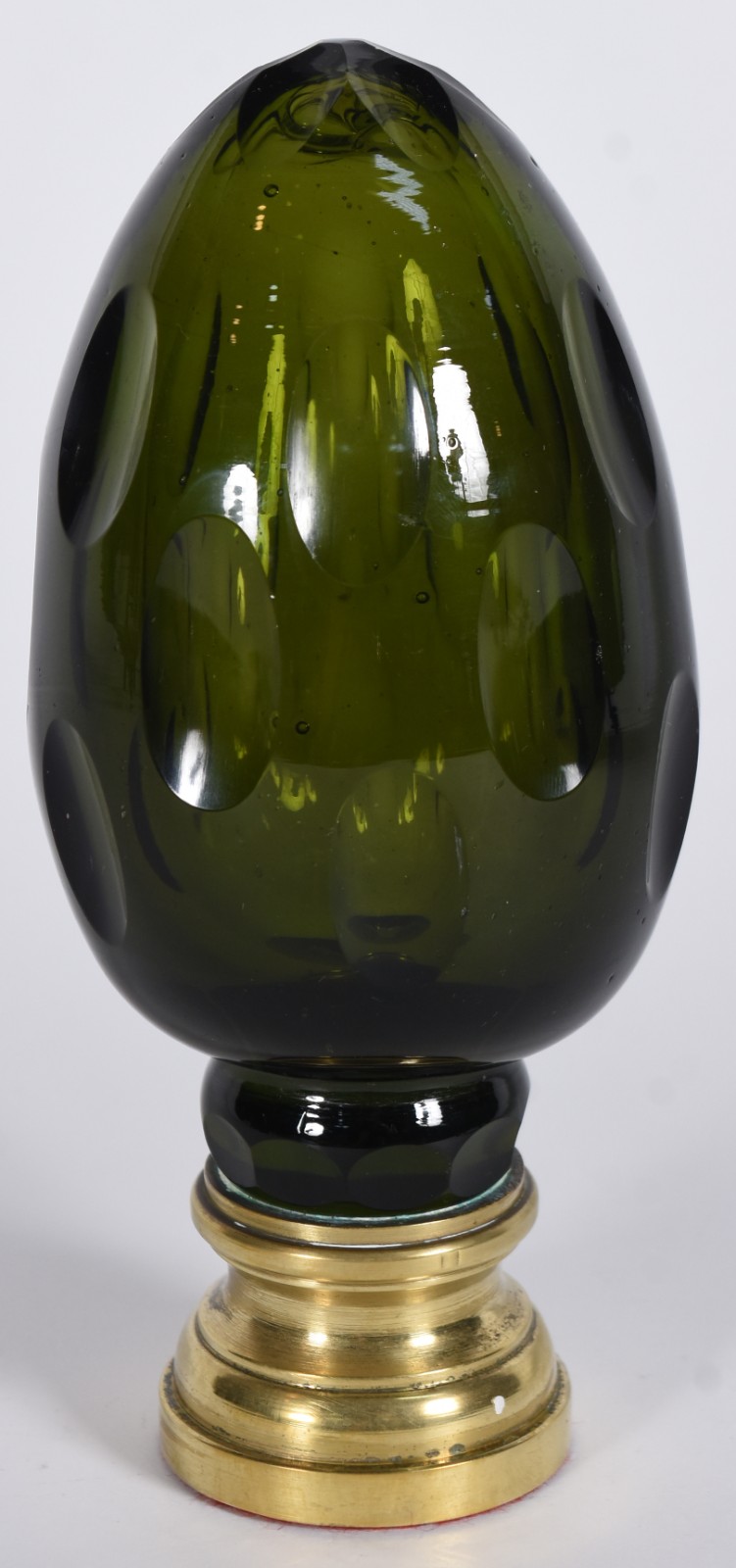 Pinha de cristal europeu facetado na cor verde garrafa, base de metal... - foto 1 de 3