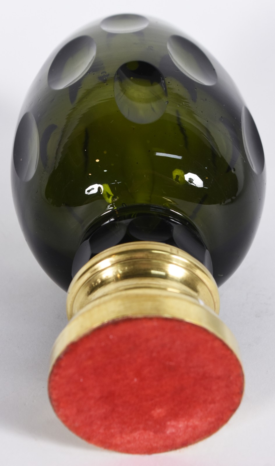 Pinha de cristal europeu facetado na cor verde garrafa, base de metal... - foto 2 de 3