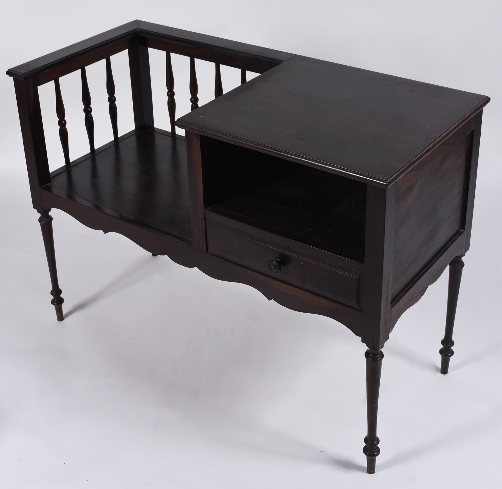 Banco com mesa acoplada de madeira nobre para telefone. Pé da mesa... - foto 1 de 9