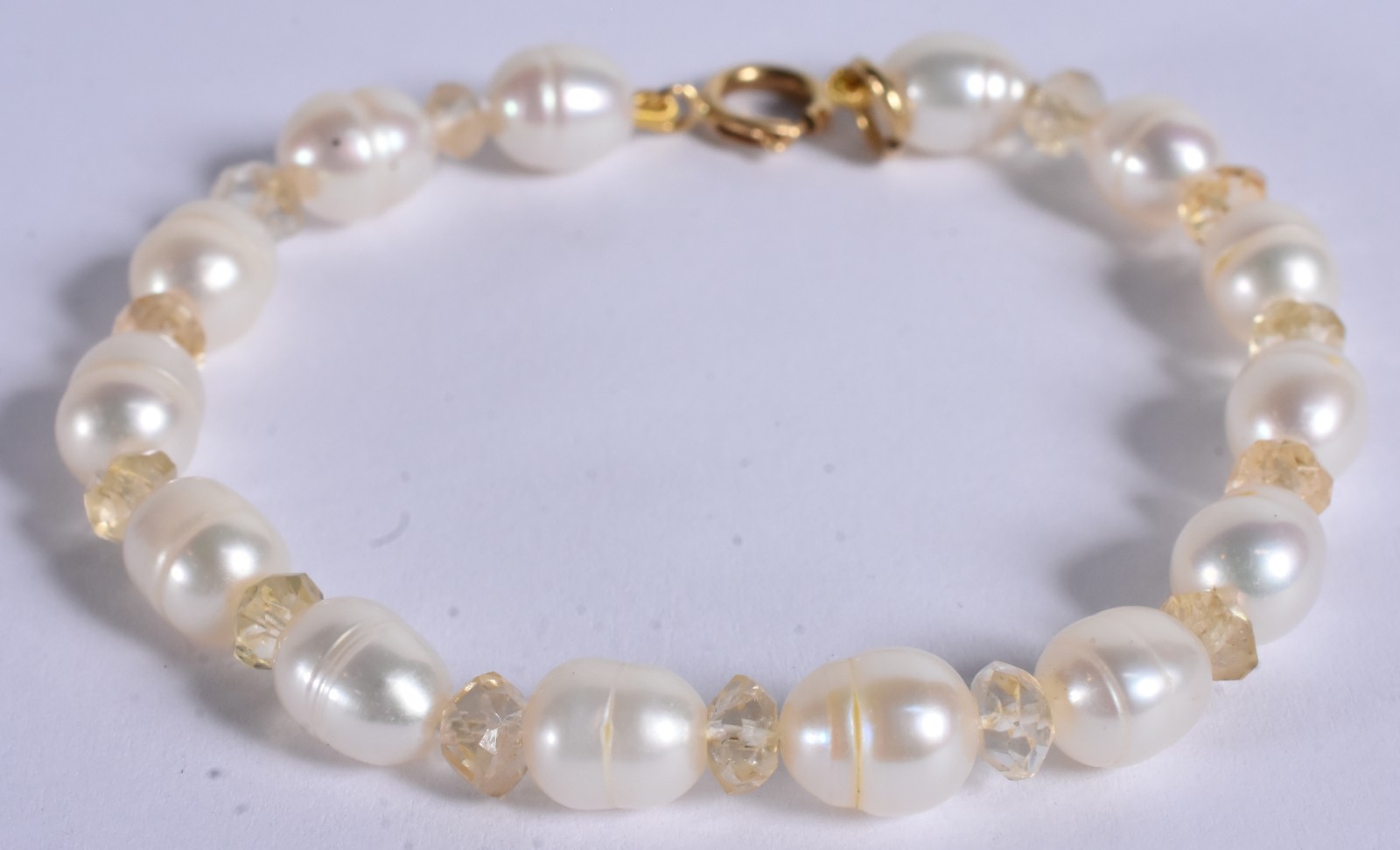 Pulseira de perolas barrocas com fecho de ouro (Por motivos de... - foto 1 de 5