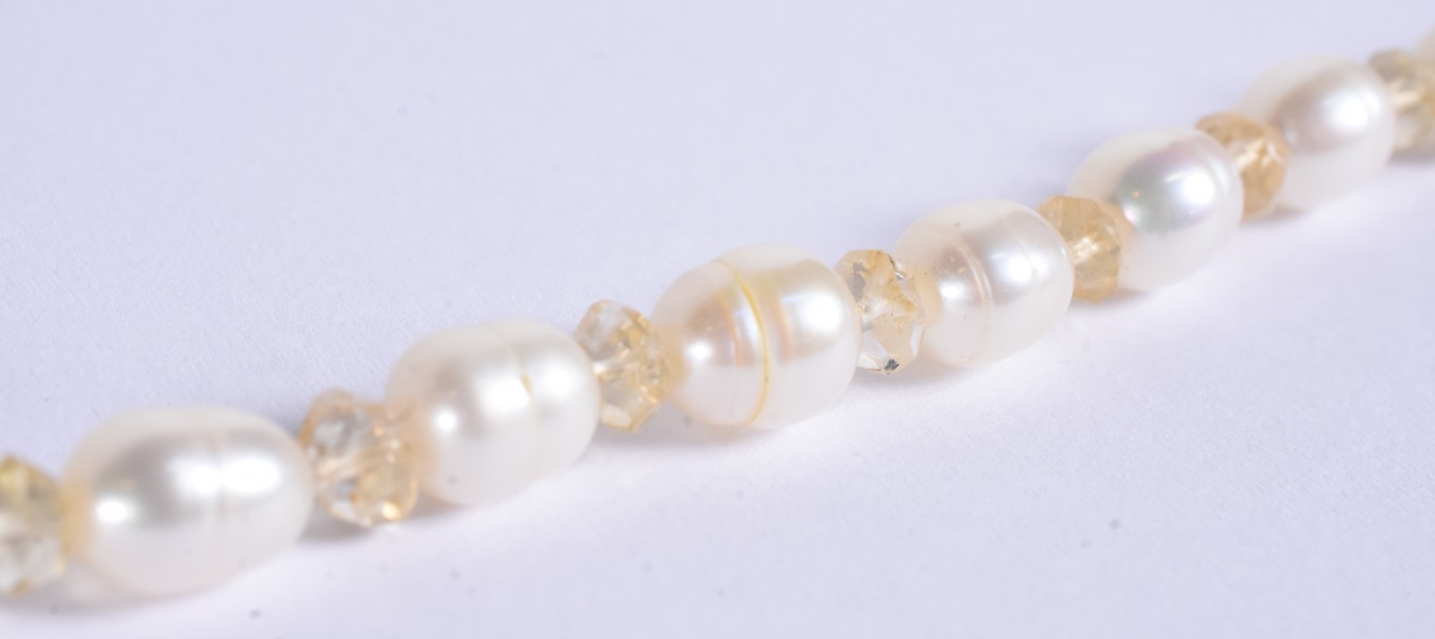 Pulseira de perolas barrocas com fecho de ouro (Por motivos de... - foto 2 de 5