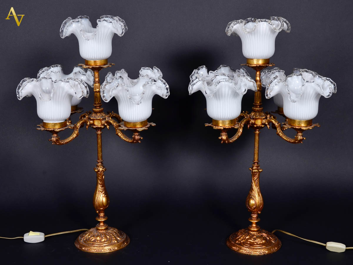 Par de luminárias de bronze, feitio candelabros, para 5 luzes cada...
