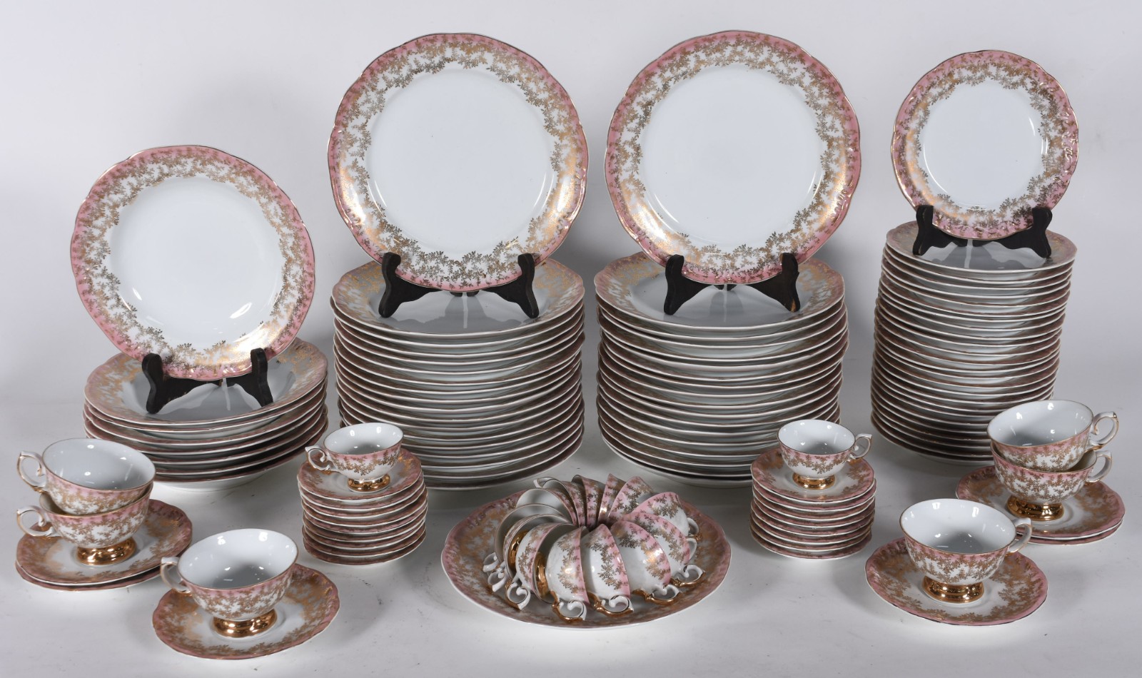 Aparelho de jantar, chá e café de porcelana Schmidt borda rosa e... - foto 2 de 7