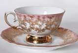 Aparelho de jantar, chá e café de porcelana Sch... - Aparelho de jantar, chá e café de porcelana Schmidt borda rosa e dourado composto de: 36 pratos rasos, 8 pratos fundos, 26 de sobremesa, 15 xíca...