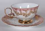 Aparelho de jantar, chá e café de porcelana Sch... - Aparelho de jantar, chá e café de porcelana Schmidt borda rosa e dourado composto de: 36 pratos rasos, 8 pratos fundos, 26 de sobremesa, 15 xíca...