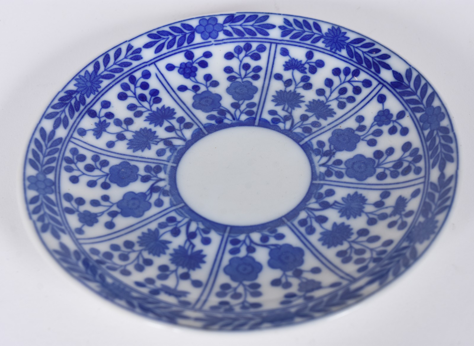 Pequeno serviço de chá e café de porcelana japonesa azul e branca... - foto 6 de 6