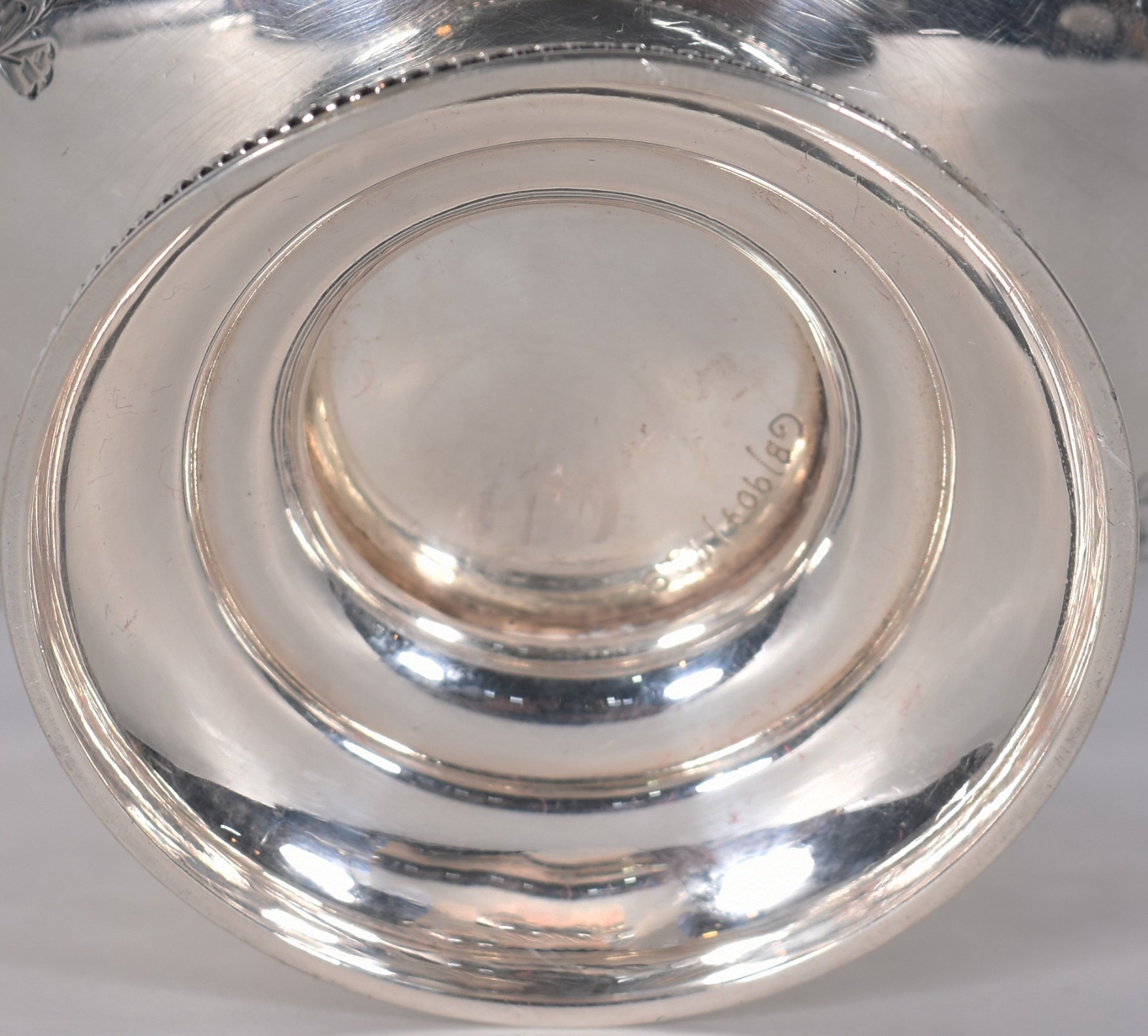 Pequeno bowl de prata inglesa contrastada. Peso da prata: 100 g (Por... - foto 4 de 5