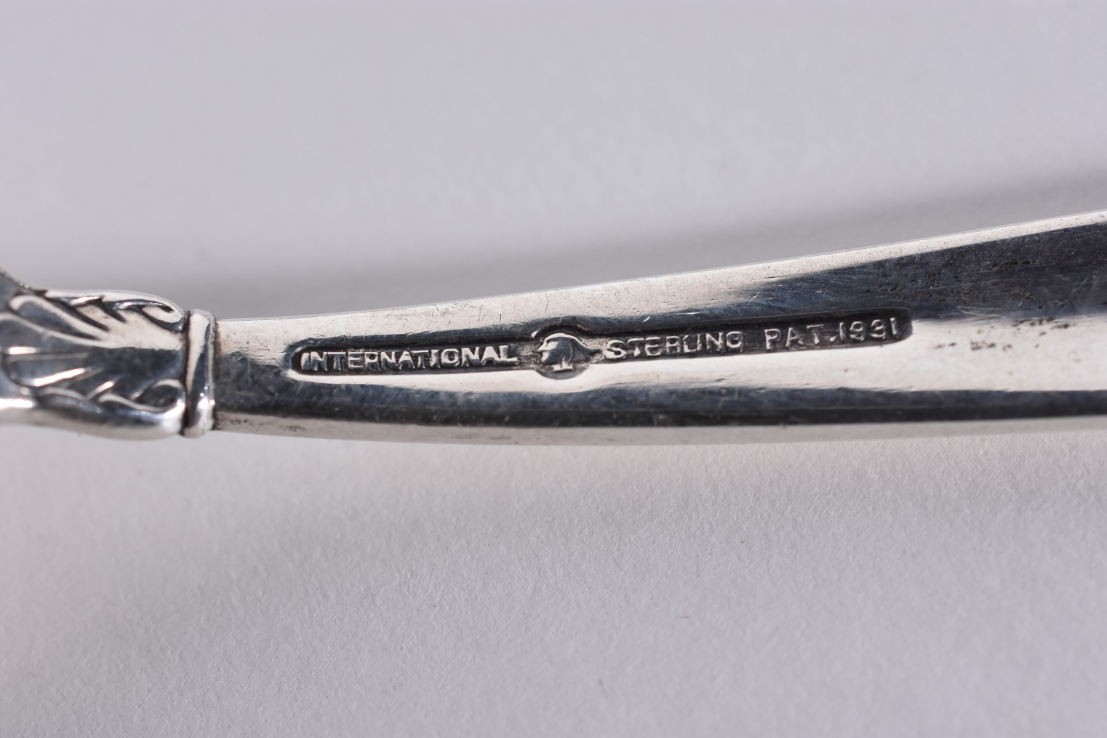 Faqueiro de prata Sterling composto de: 12 facas, 11 garfos, 12... - foto 5 de 10