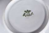 Doze xícaras de café com pires de porcelana Rea... - Doze xícaras de café com pires de porcelana Real branca com friso dourado.