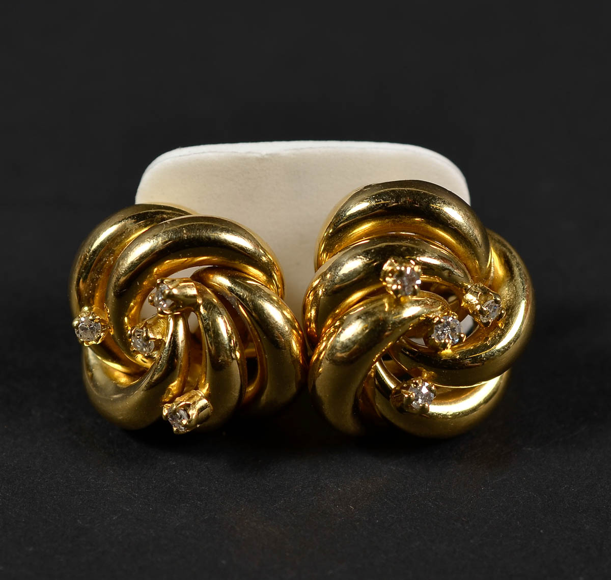 Brincos de ouro 18 k0,40 carats de brilhantes e alça opção de uso...