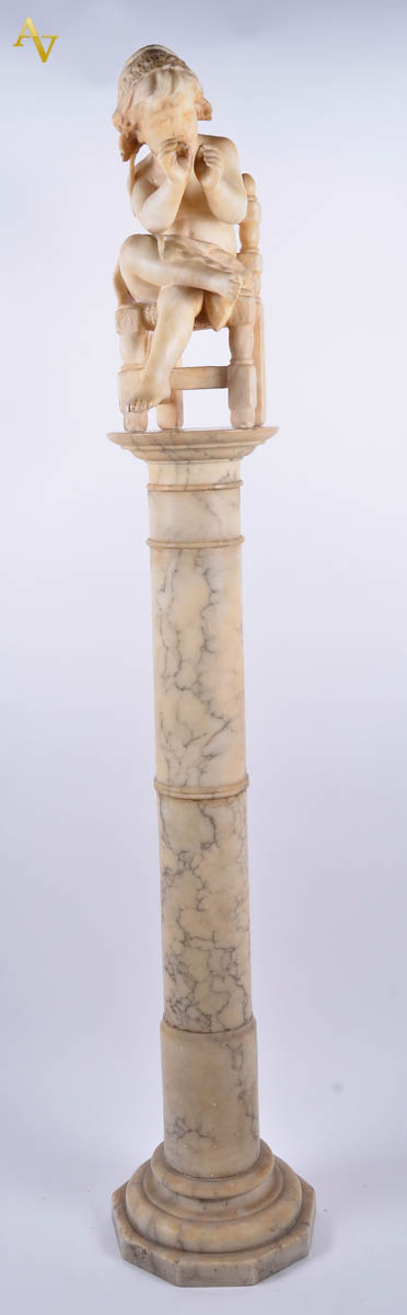 Grupo escultórico de mármore repres. Menina (alt.45 cm.) acompanha...