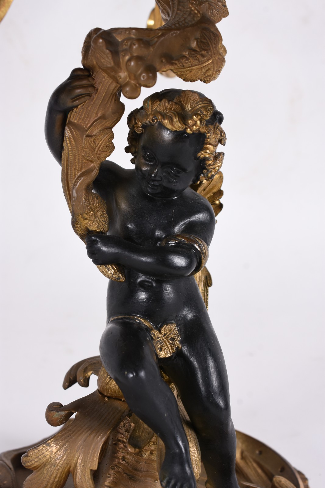 Candelabro frances para 6 velas de bronze ormulu, base com figura de... - foto 5 de 6