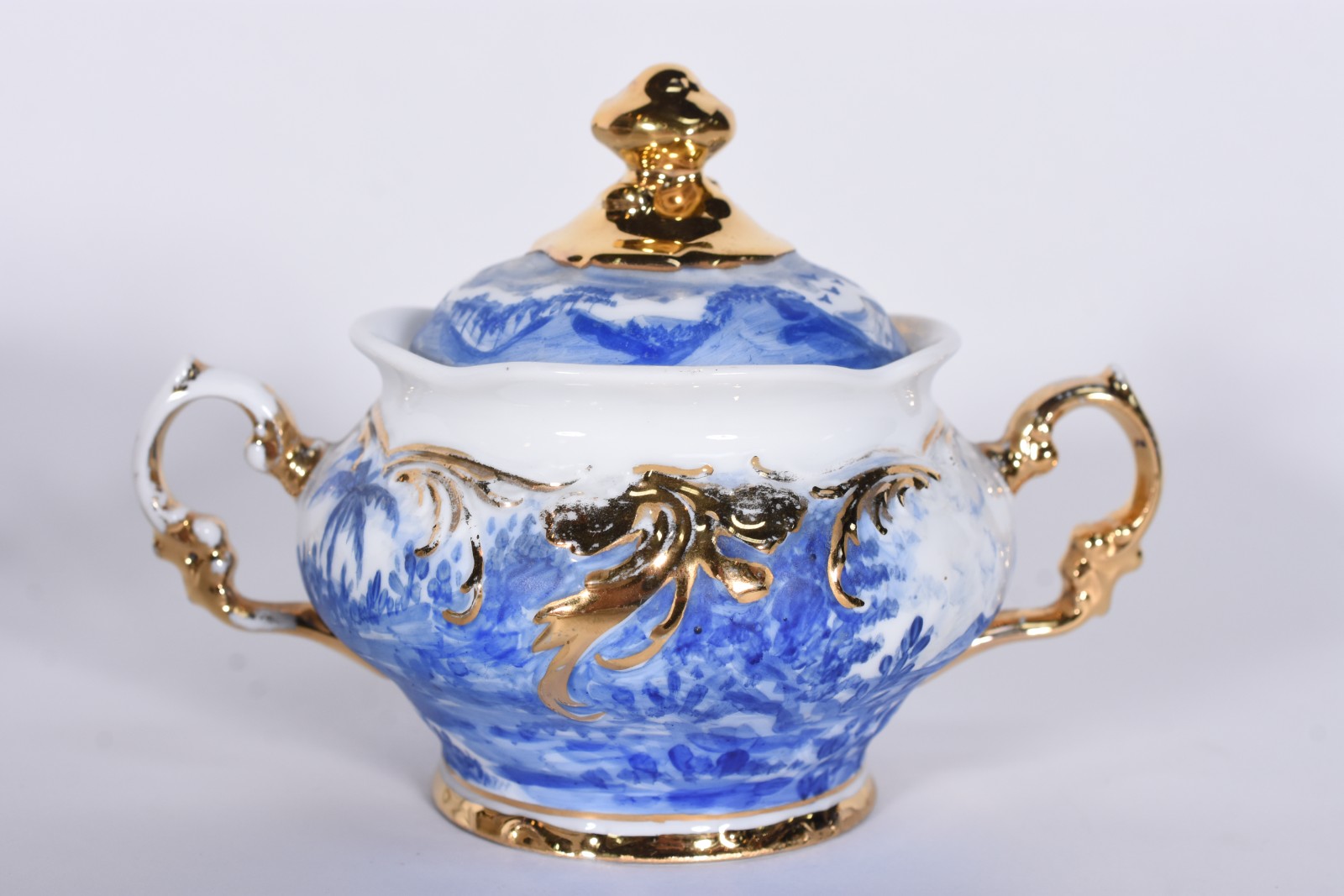 Serviço para chá e café de porcelana pintada á mão composto de: 9... - foto 5 de 10