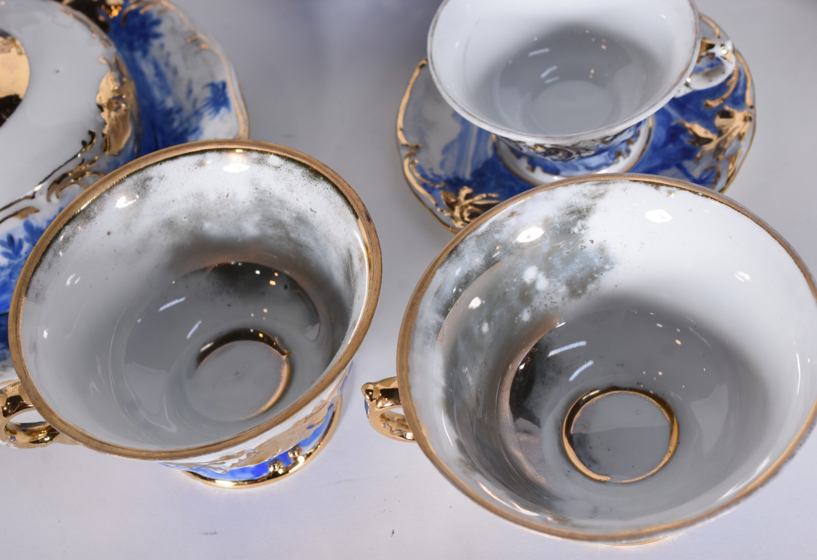 Serviço para chá e café de porcelana pintada á mão composto de: 9... - foto 9 de 10
