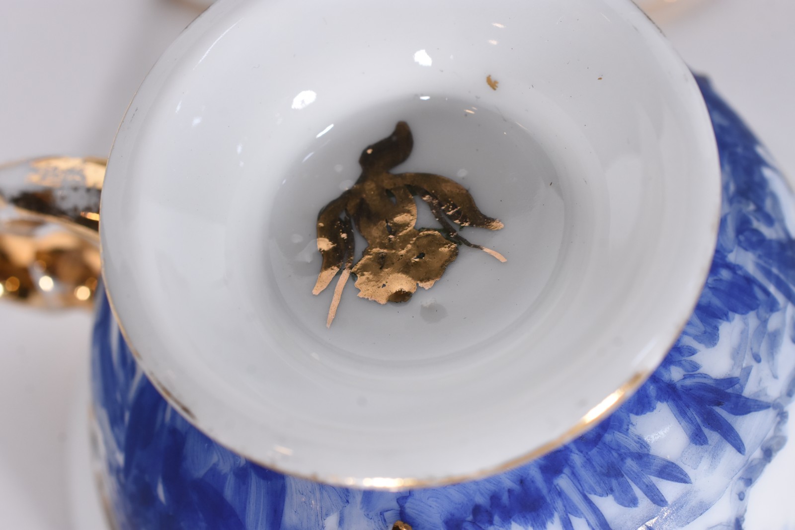 Serviço para chá e café de porcelana pintada á mão composto de: 9... - foto 10 de 10