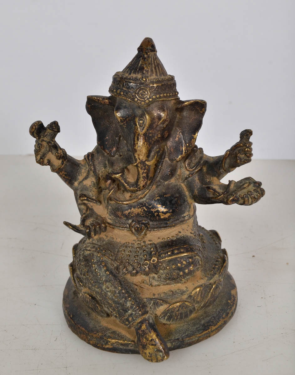 Estatueta de bronze repres.Ganesha. Alt. 10 cm.