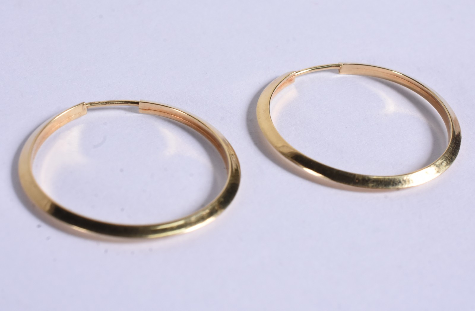 Par de brincos de ouro 18 k, contraste 750 na forma de argola (Por... - foto 1 de 6