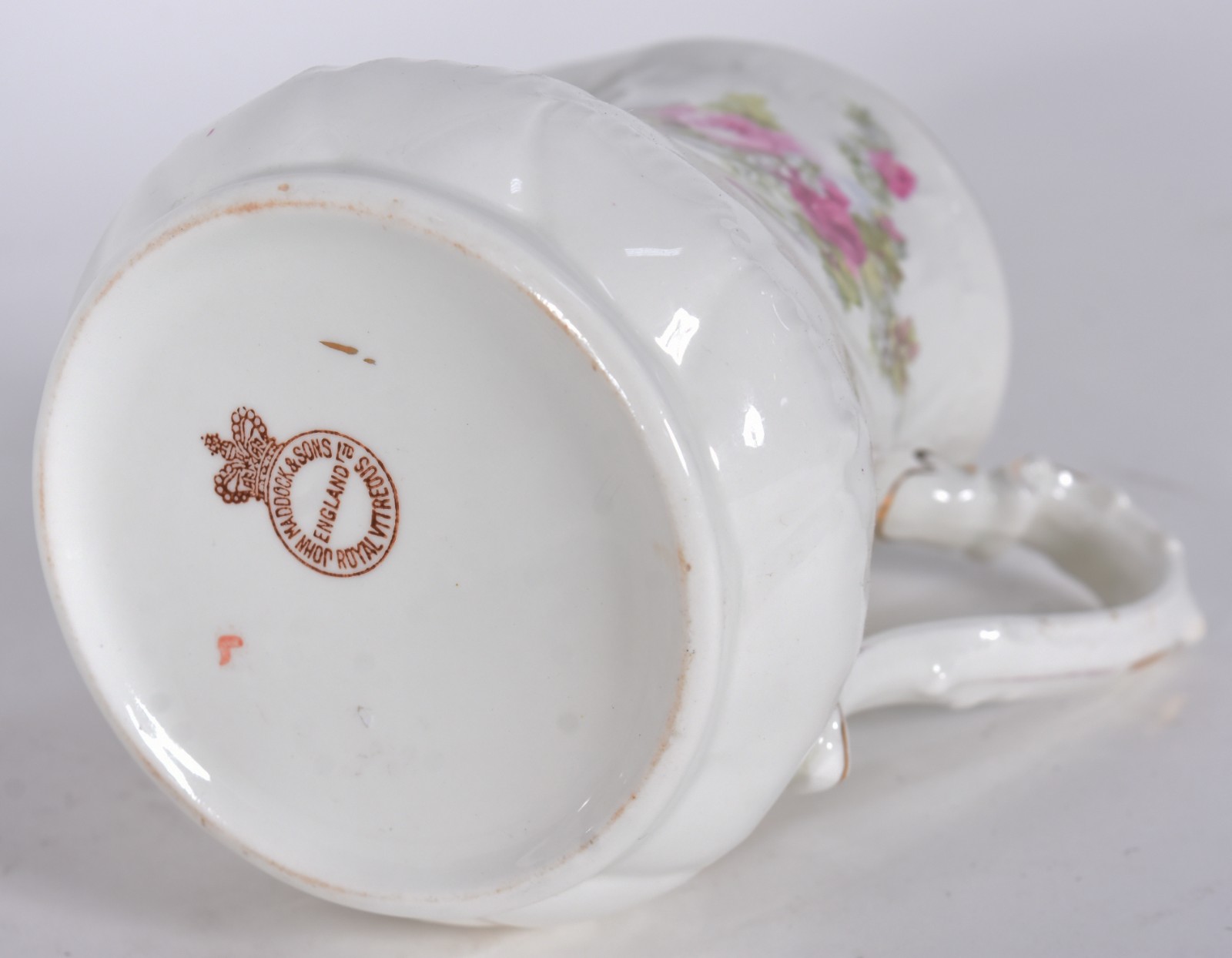 Conjunto com quatro peças de faiança inglesa, decoração floral em... - foto 3 de 5