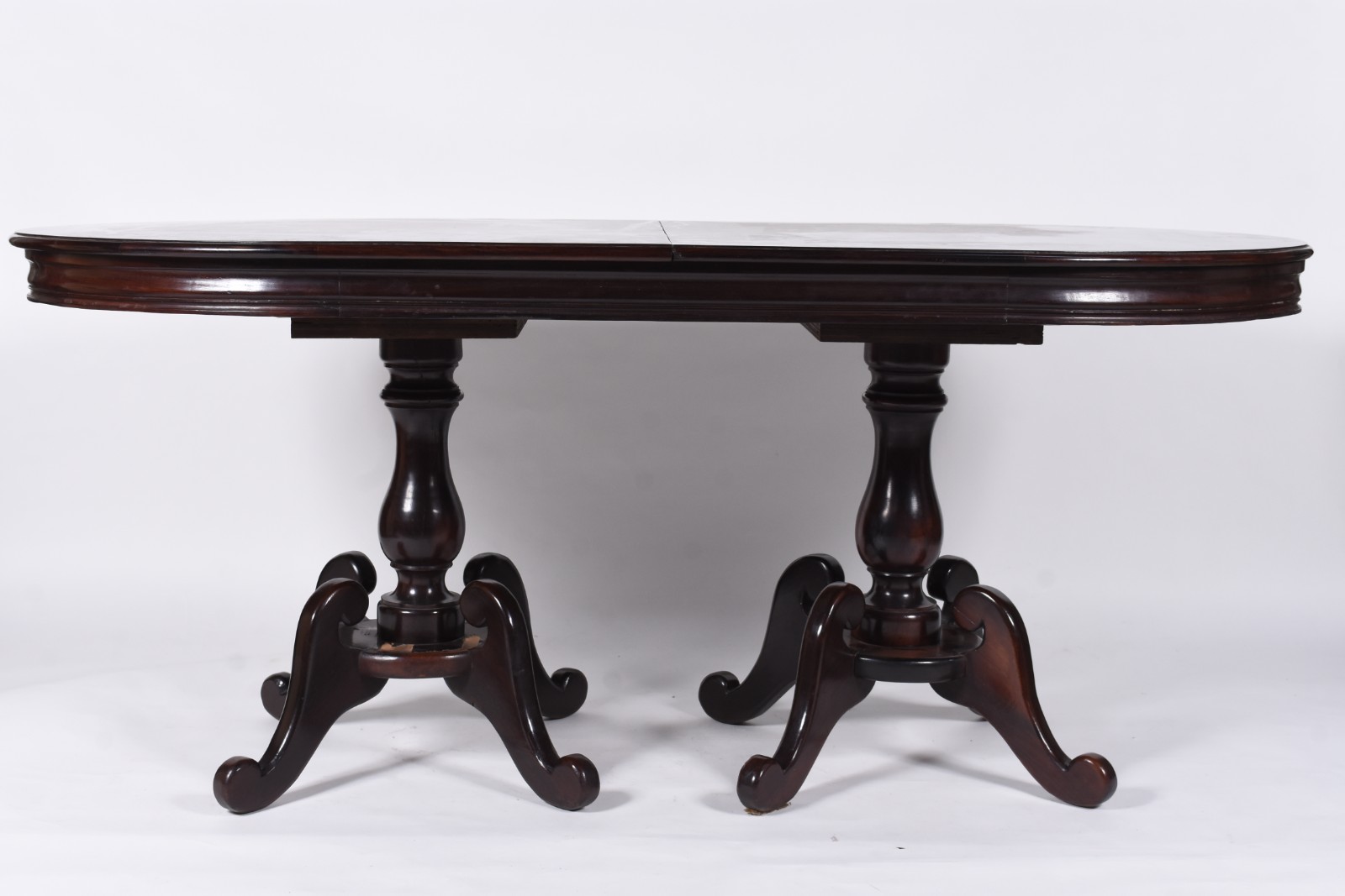 Mesa de jantar de madeira nobre com tabua extensora. Acompanham 6... - foto 4 de 11