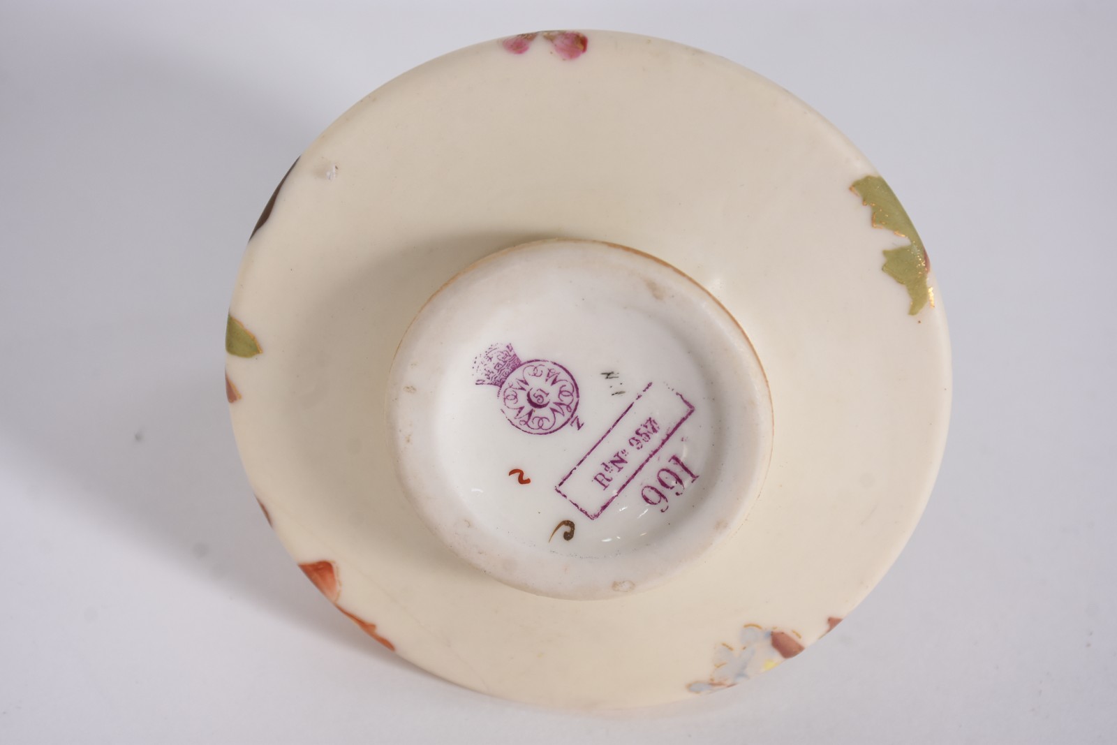 Quatro peças de porcelana. - foto 5 de 8