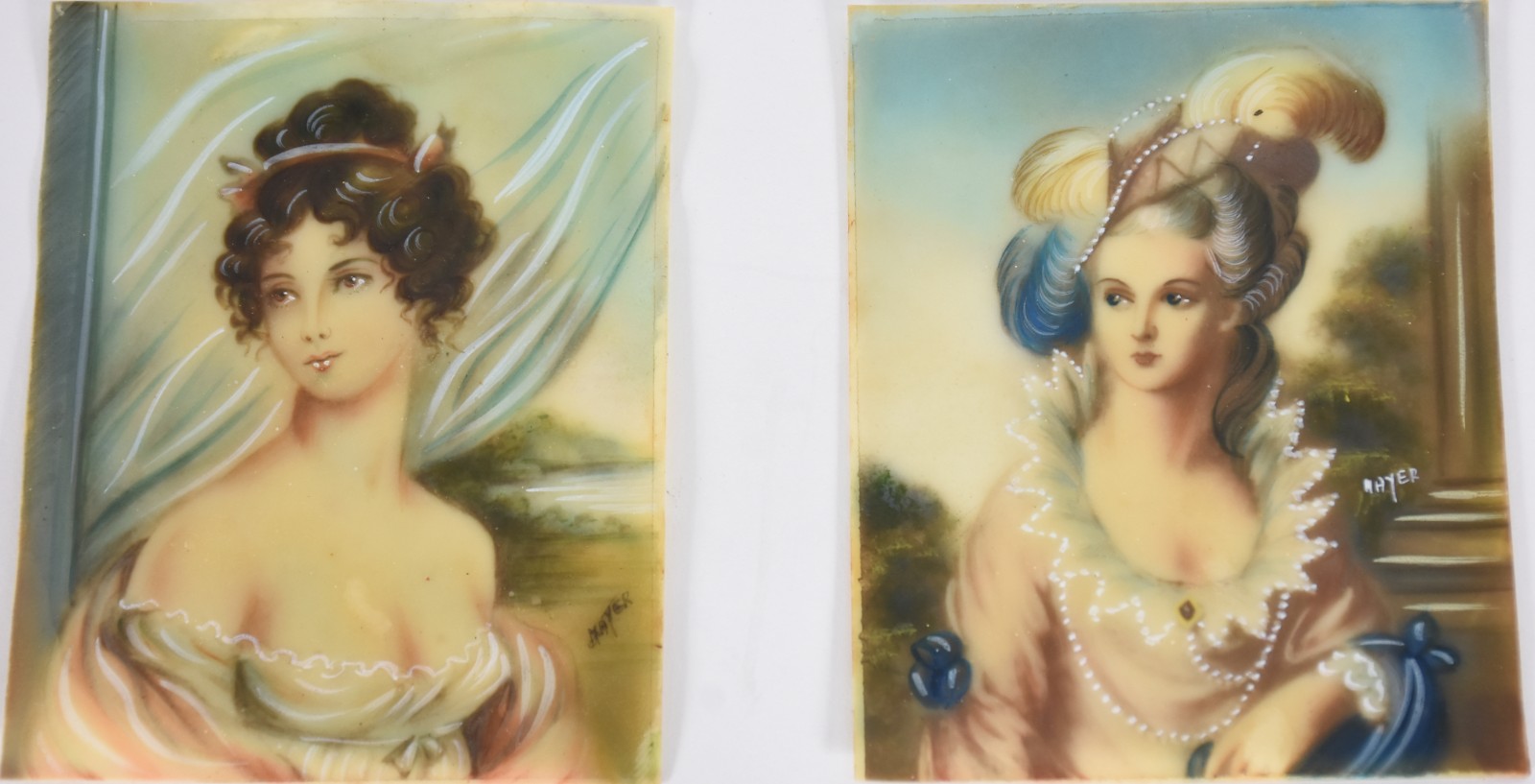 Par de miniaturas representado "damas antigas" pintadas sobre... - foto 2 de 8