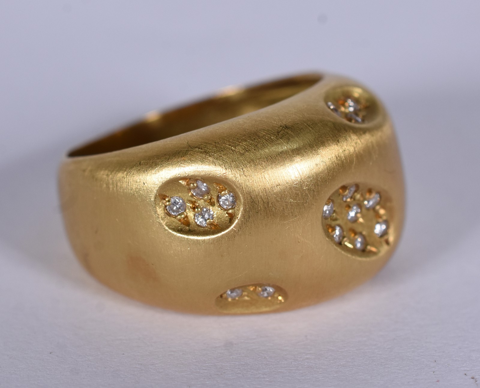 Anel de ouro 18 k com pequenos brilhantes, aro 17 (Por motivos de... - foto 3 de 5